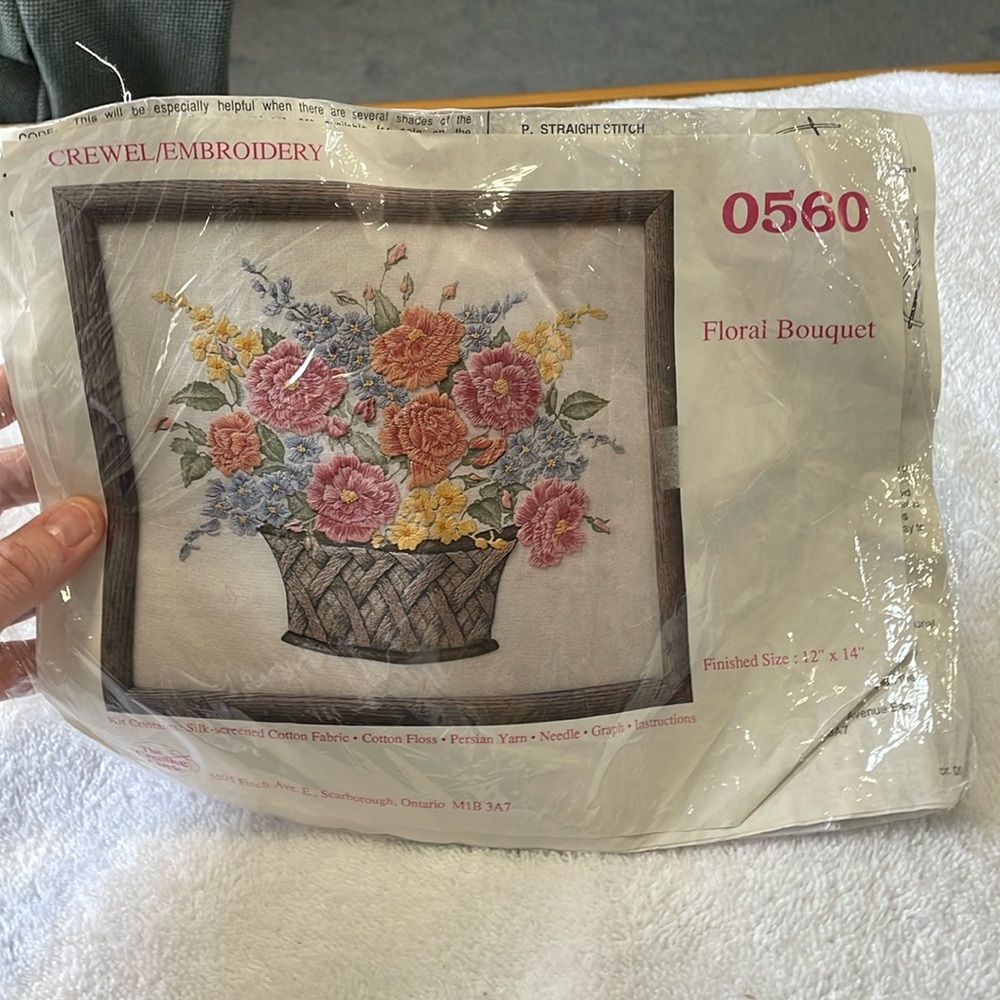 Vintage Crewel Kit: Creative Circle 0560 Floral Bouquet